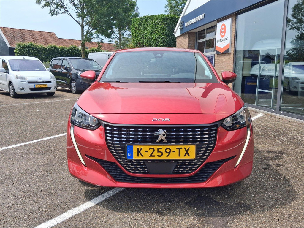 Peugeot 208 1.2 puretech 100pk eat8 allure pack | navi | bt | parkeersens. 