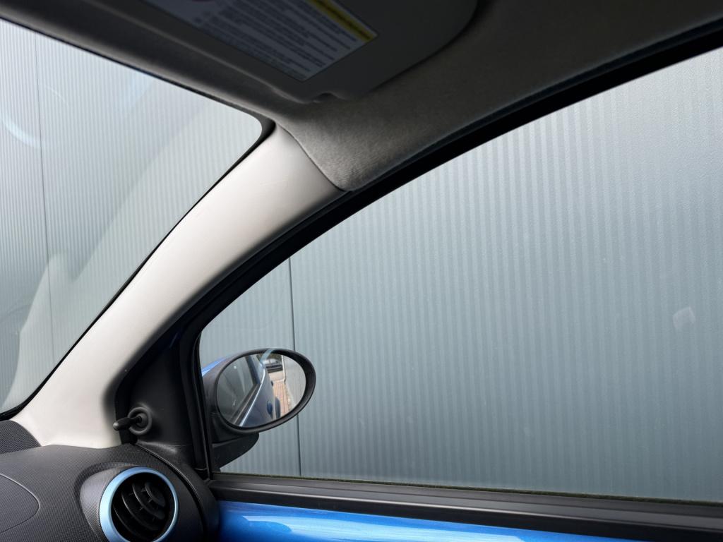 Peugeot 107 1.0-12v urban move airco 5-drs