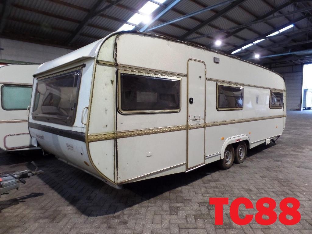 Diverse tourcaravans met en zonder geldig kentekenbewijs te koop
