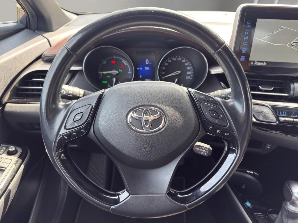 Toyota C-hr 1.8 hybrid executive | navi | camera | half leder | parksensors