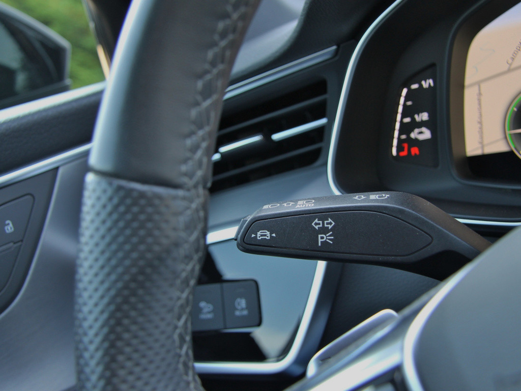 Audi A6 avant 55tfsi e hybrid 367pk quattro competition s-line | pano dak |
