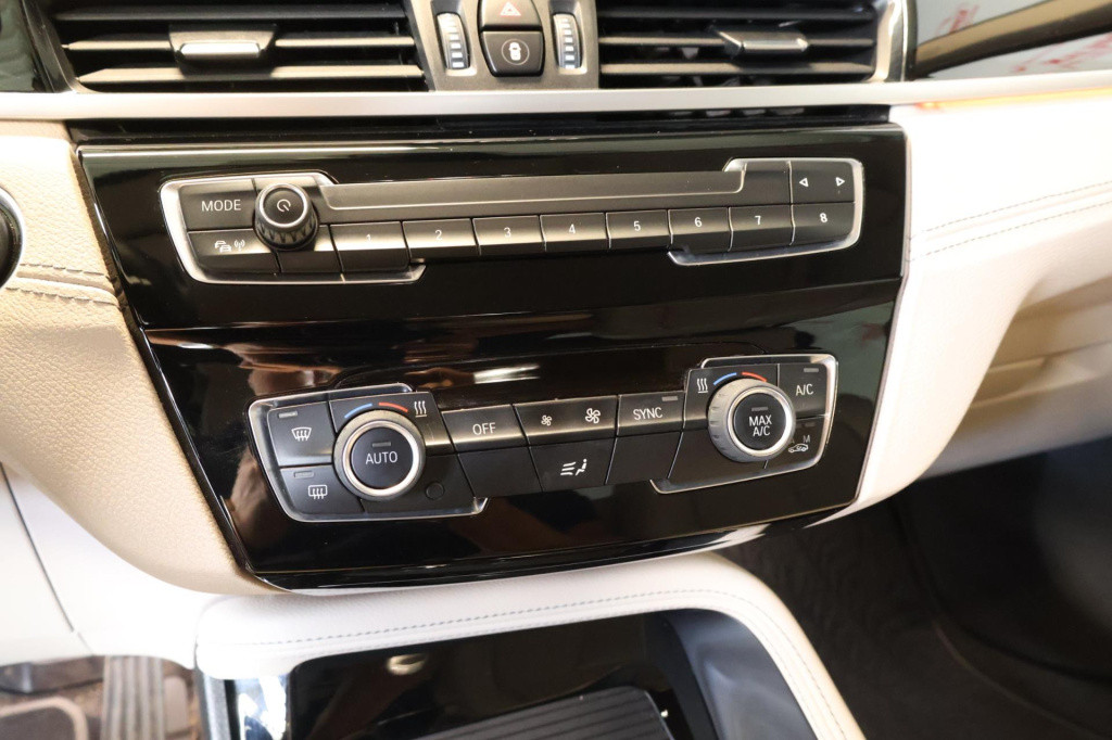 BMW X1 sdrive18i high executive x-line nl auto, leder, hud, led, el koffer