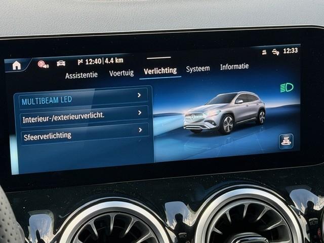 Mercedes-Benz Gla-klasse 200 business solution amg l panoramadak l mbux l m