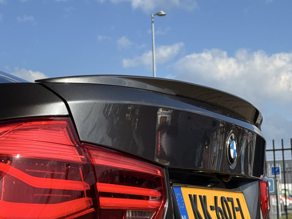 BMW 3-serie 320i m-sport | 360 camera | head-up | leder | schuif / kantel d