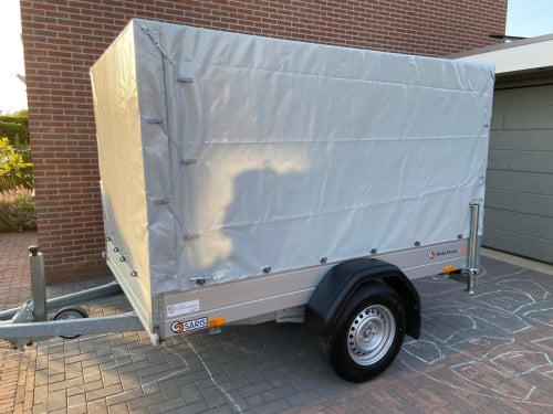 Huif aanhanger ideaal voor verhuizing of vakantie enz