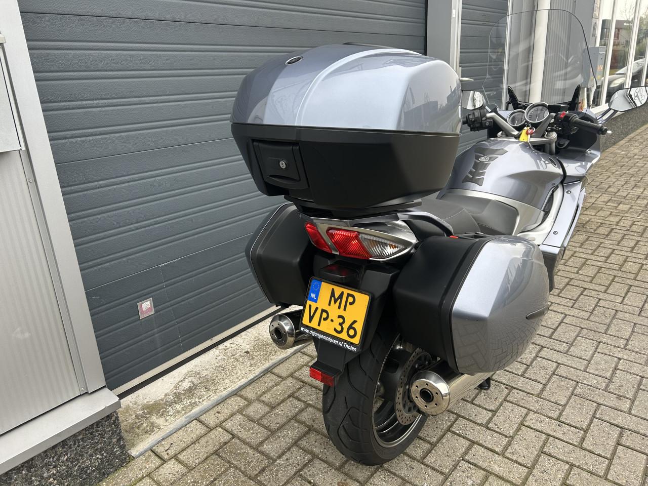 Yamaha FJR1300AS uit 2006 met 40 dkm, puntgave sportieve tourmotor €4500,-