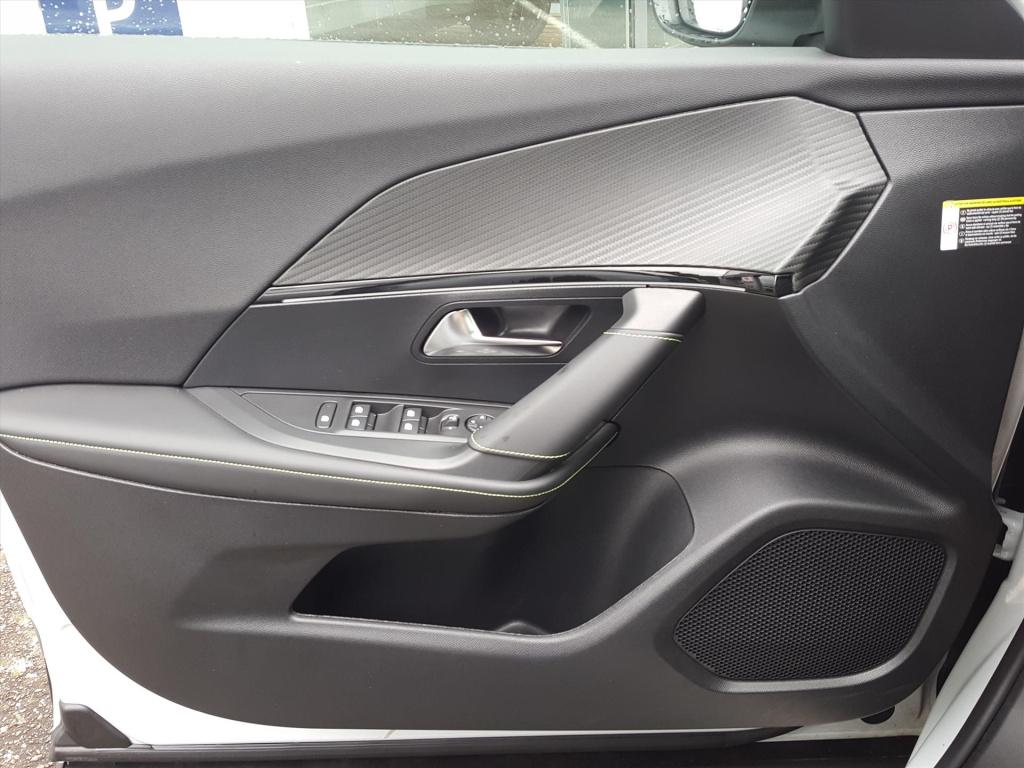 Peugeot E-2008 ev 54kwh 156pk gt |navi|bt|camera 360°|cruise&climate contro