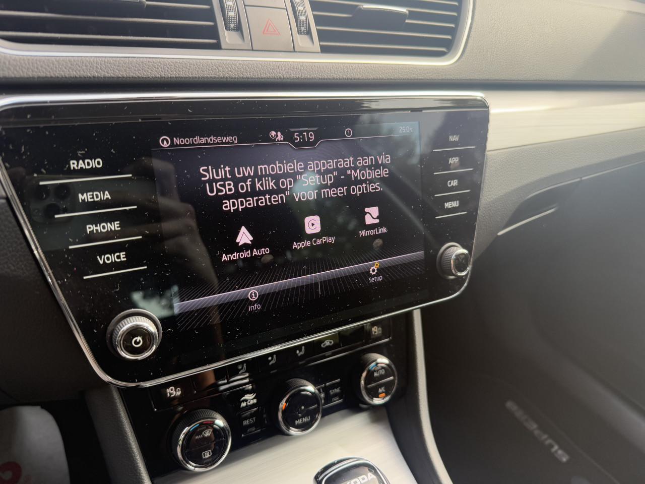 Skoda Superb Combi - 1.5 TSI ACT Business Edition Automaat | ACC| Keyless
