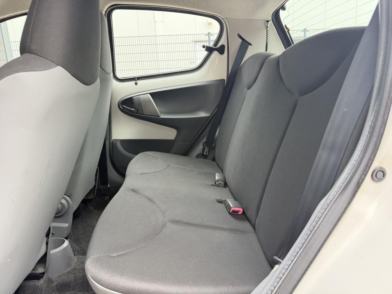 Toyota Aygo 1.0 12V Vvt-i 5DRS 2011 Wit Airco Apk Nap Navi