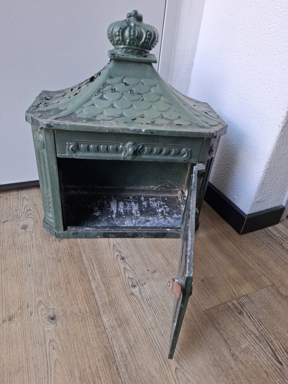 Gietijzeren brievenbus