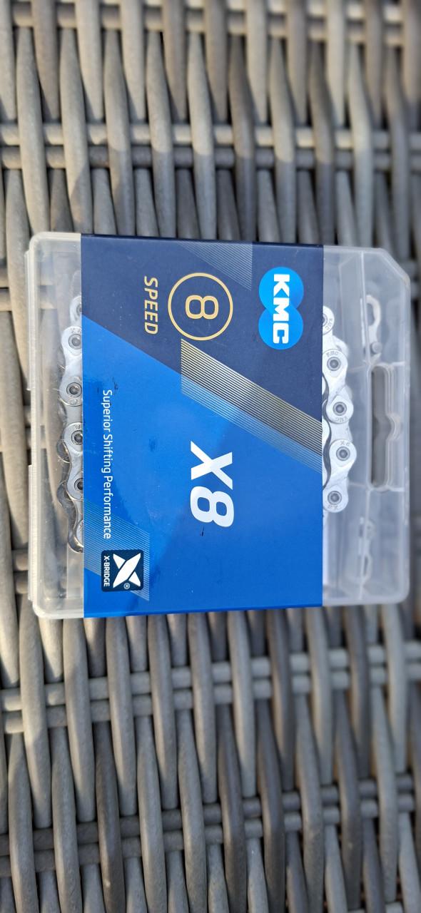 Te koop: KMC 8 speed ketting