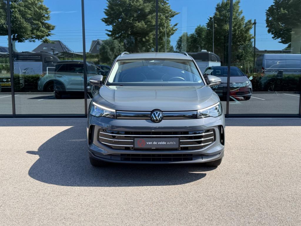 Volkswagen Tiguan 1.5 ehybrid elegance 204pk | trekhaak | all-season | dode