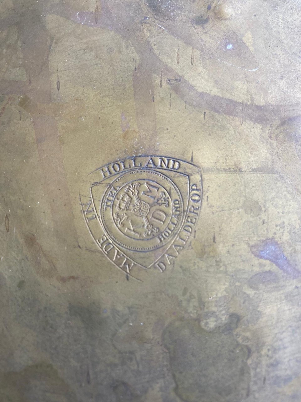 Te koop in Terneuzen grote koperen paraplubak mooi bewerkt.