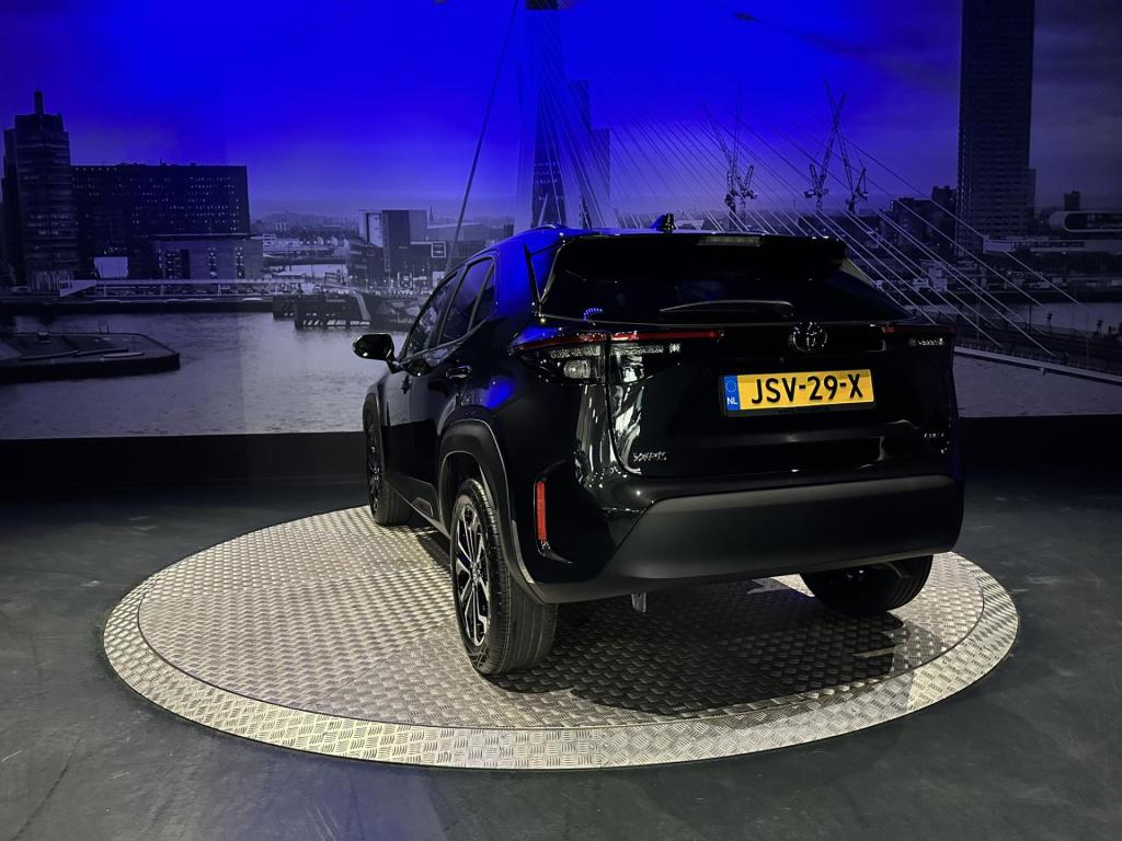 Toyota Yaris Cross 1.5 hybrid 130 dynamic *acc*winterpakket*camera*17inch*