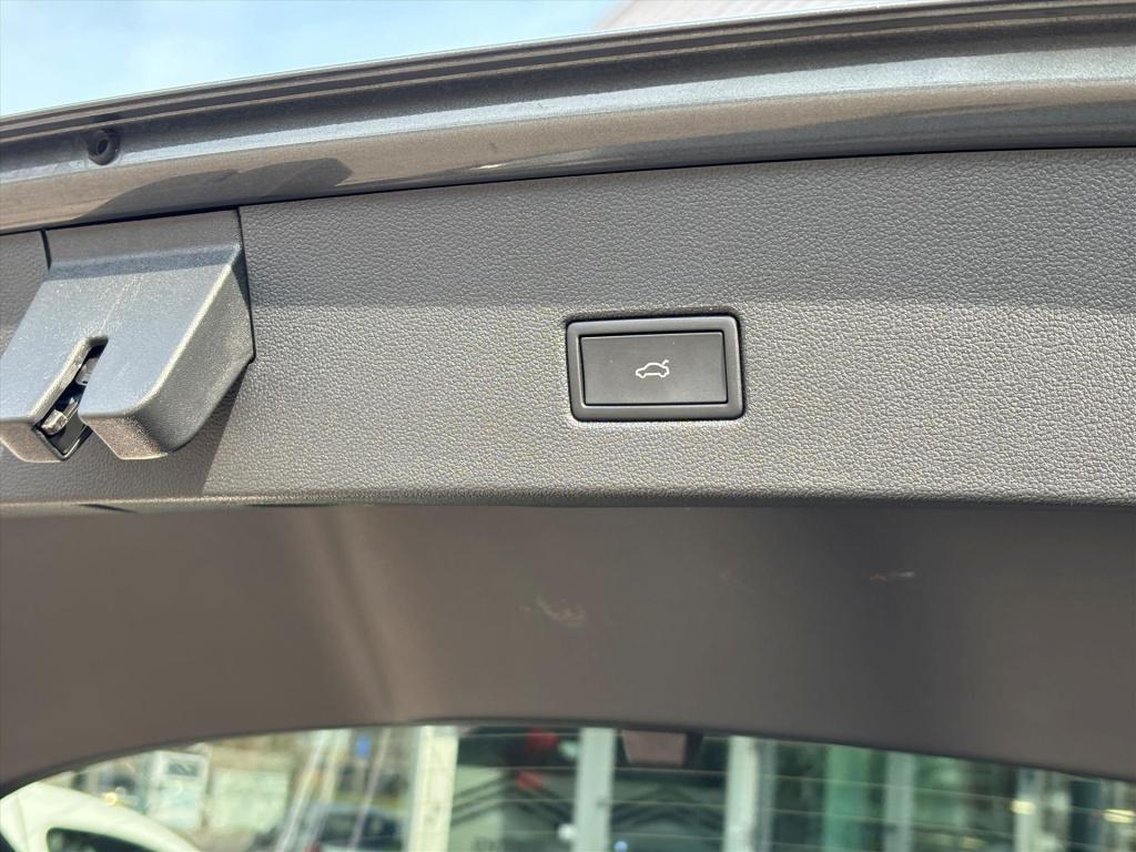 Volkswagen T-roc 1.5 tsi 150pk 7-dsg r-line|camera| dodehoek|carplay|led| r