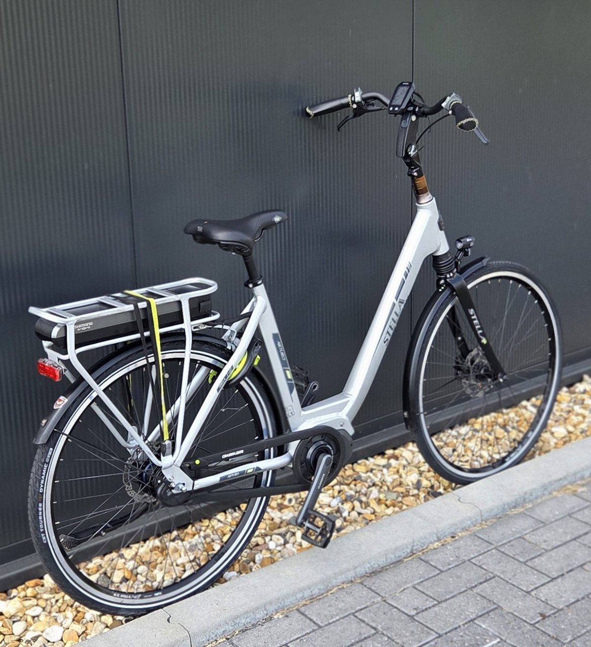 Stella Novara Middenmotor + De2 naaf 53cm