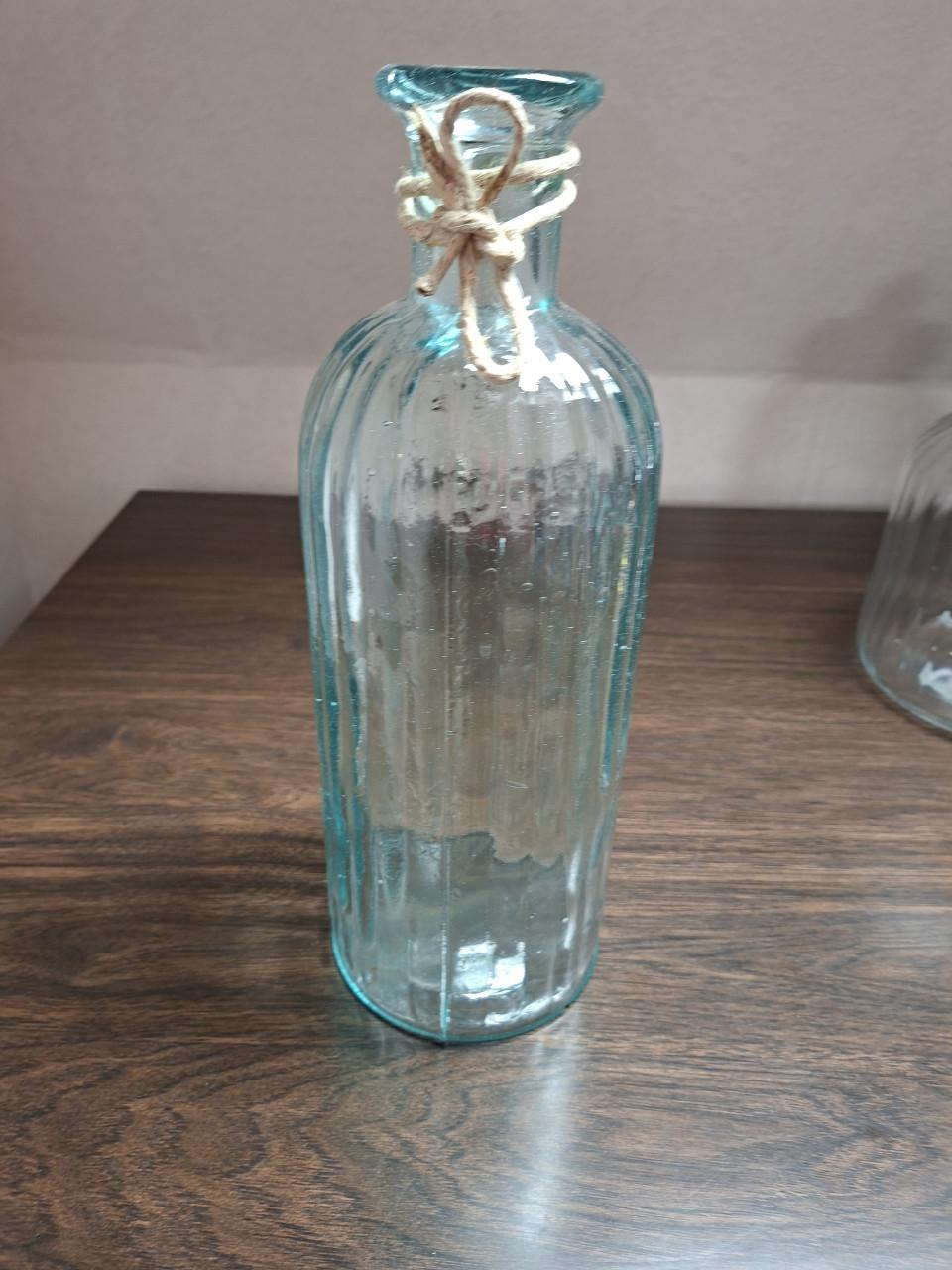 2 nieuwe glazen flessen stopfles en hoge fles