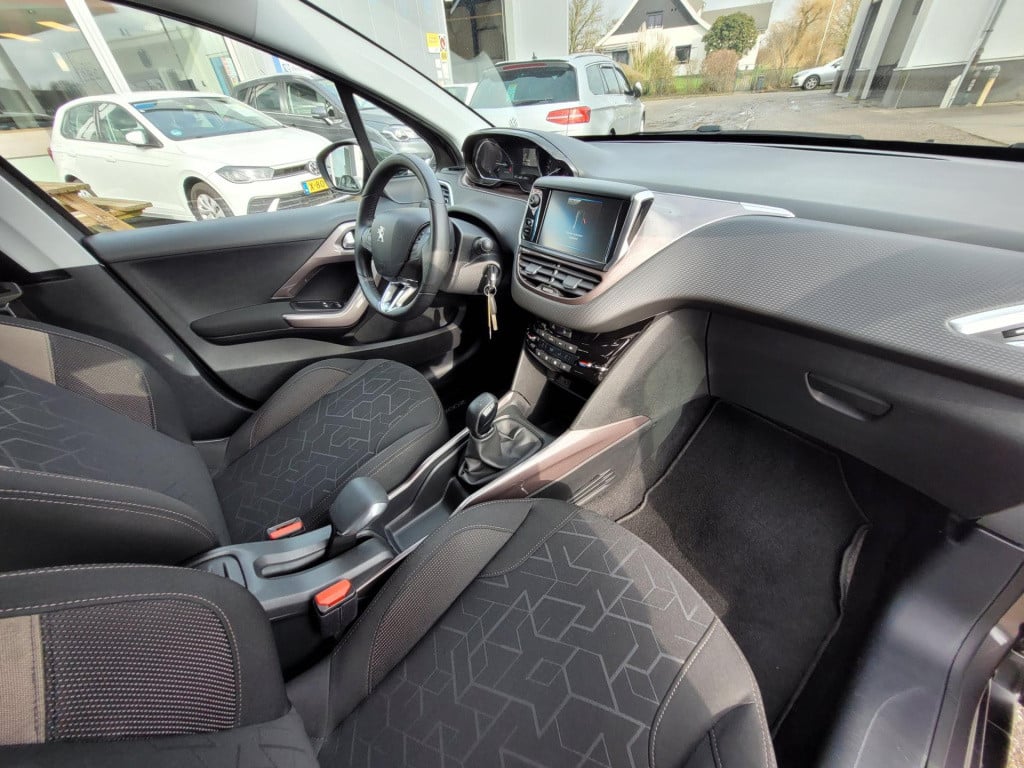 Peugeot 2008 1.2 vti active