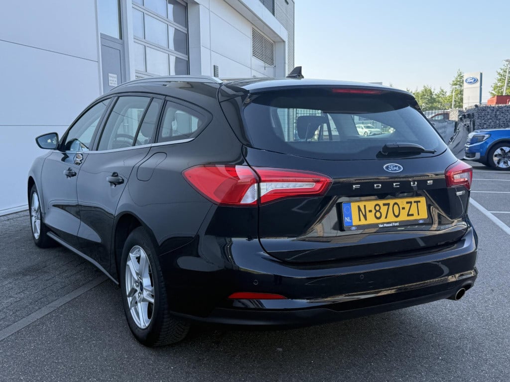 Ford Focus wagon 1.0 ecoboost hybrid trend edition business lmv | parkeerse