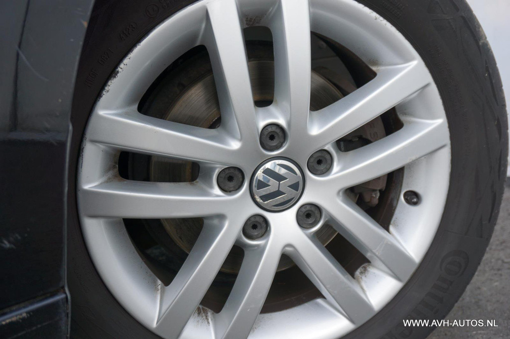 Volkswagen Golf 1.6 tdi highline bluemotion