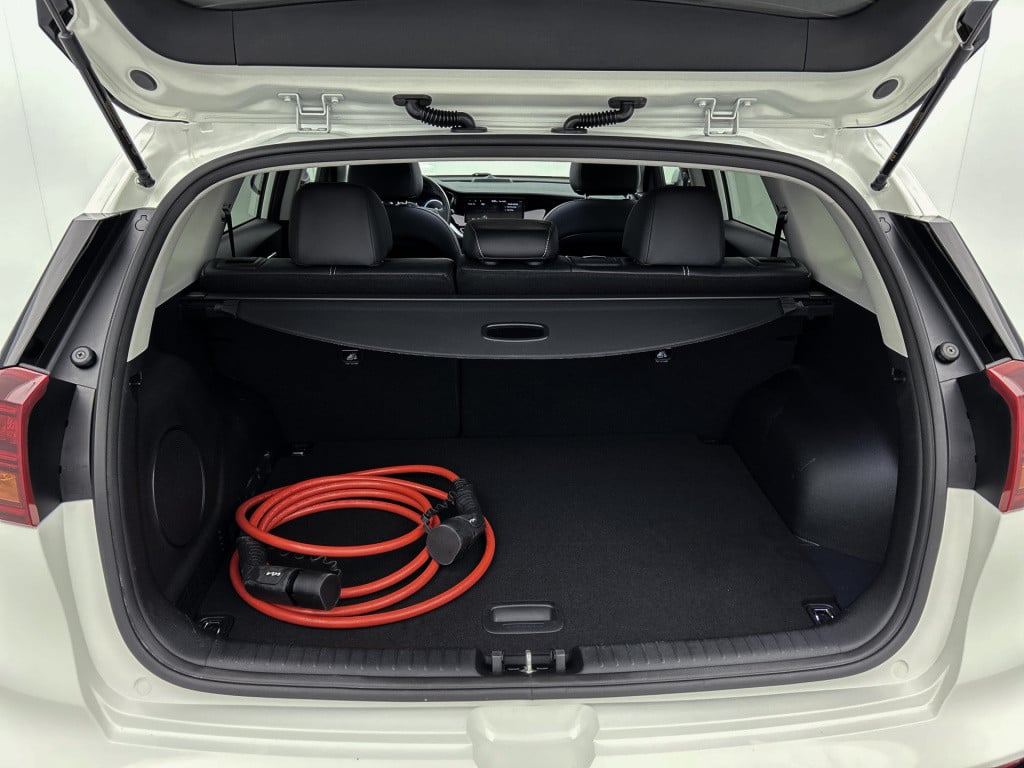 Kia E-niro executiveline 64 kwh | schuif-/kanteldak | 3-fase | jbl | stoelk