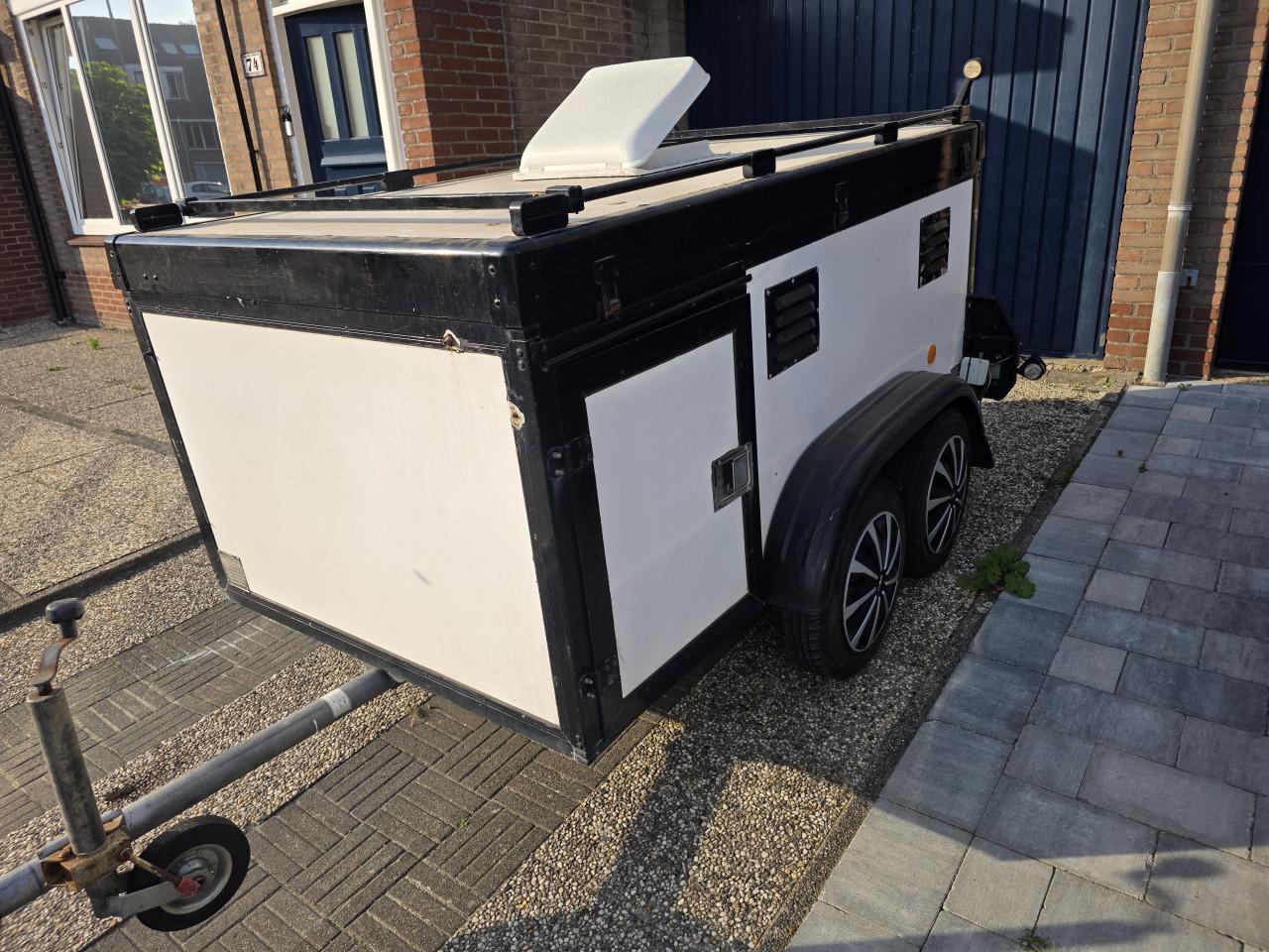 Mooie honden aanhangwagen