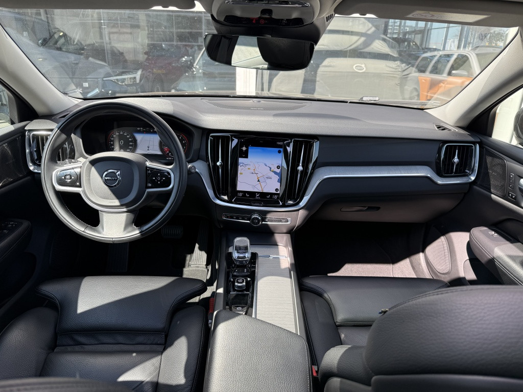 Volvo V60 b3 163pk inscription| panodak| adap.cruise| camera| leder| h&k s
