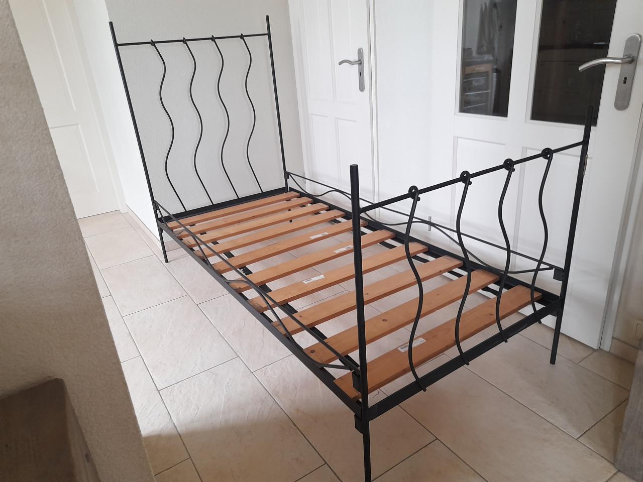 Gietijzeren 1 persoon bed 90 x 200 (in goede nette staat )