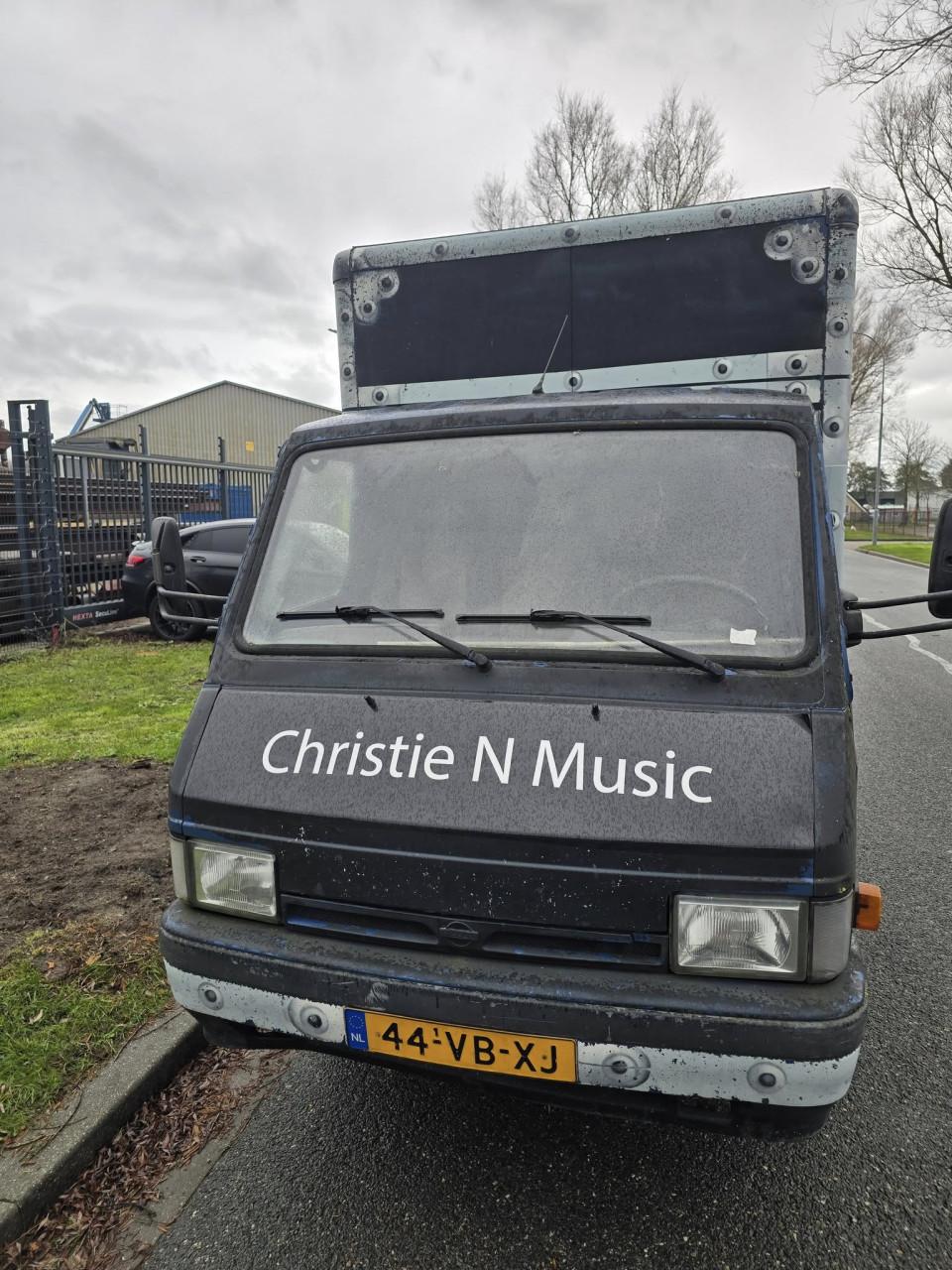 Nissan Trade 3.0 TDI – Grote Meubelbak nieuwe apk €1750