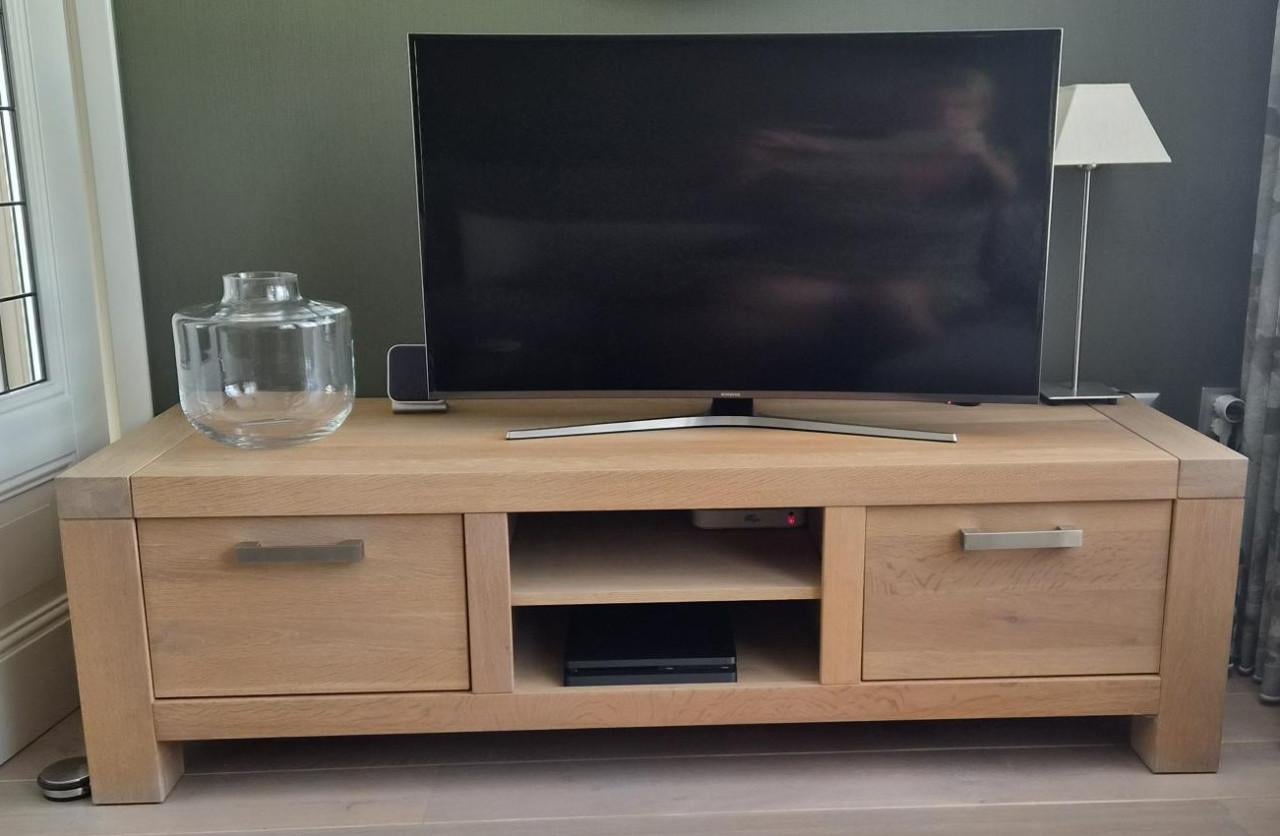 Barkast en TV kast in massief eiken