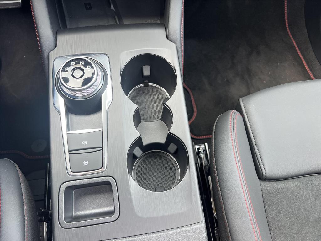 Ford Kuga 2.5 phev 243pk e-cvt st-line x , trekhaak , panodak , winterpack 