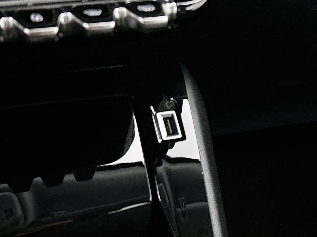 Peugeot 2008 100 pk allure pack premium | rijklaar | navigatie | 360 camera
