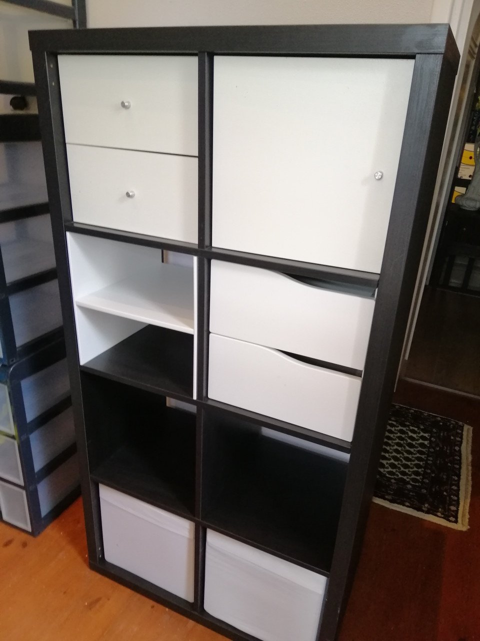 Kallax Kast 2x4 vakken met veel (losse) inzet stukken