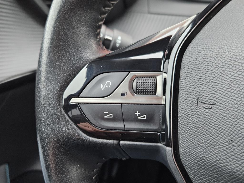 Peugeot 208 ev allure premiére 50 kwh | camera | carplay