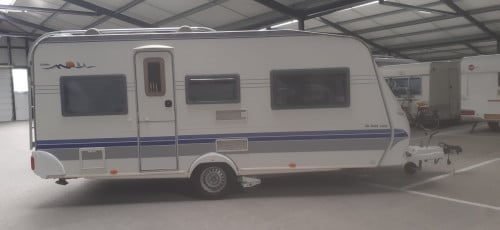 Caravan Hobby De Luxe 495 uit 2006