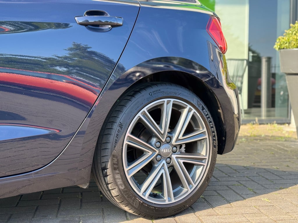 Audi A1 Sportback 35 tfsi advanced * stoelverwarming * navigatie * cruise c