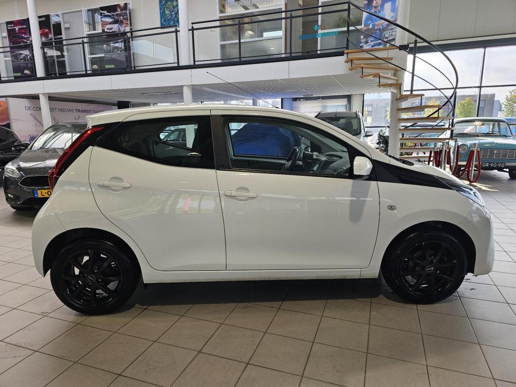 Toyota Aygo 1.0 vvt-i x-play limited