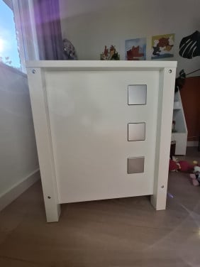 Ledikantje en commode