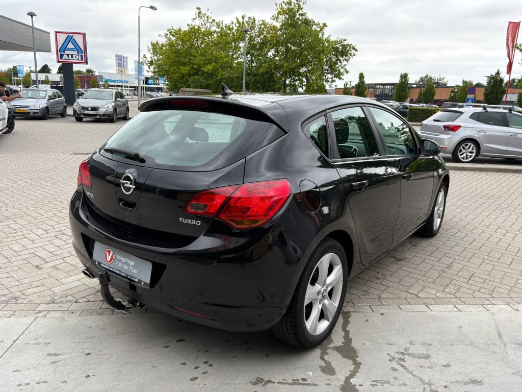 Opel Astra 1.4 turbo edition