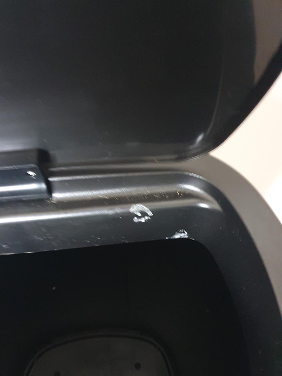 Zwarte Bayt prullenbak 60 L met sensor |gebruikt, werkt goed