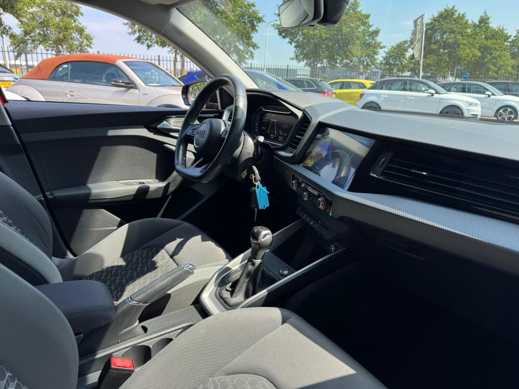 Audi A1 Sportback 30 tfsi s line * matrix led * carplay * cruise control * 