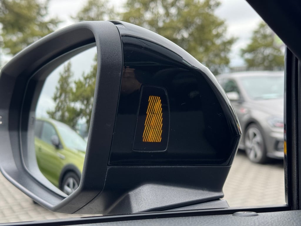 Audi Q3 35 tfsi 3x s-line * keyless * matrix led * carplay