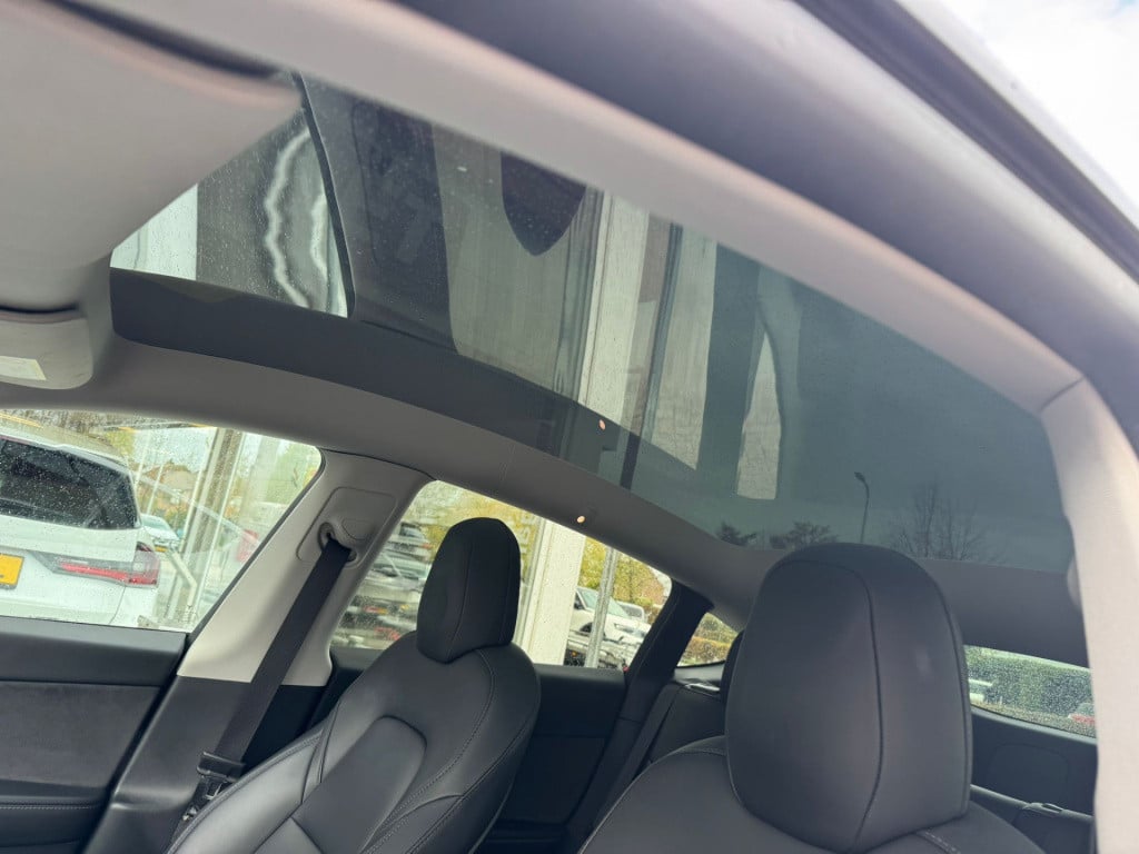 Tesla Model Y long range awd 75 kwh