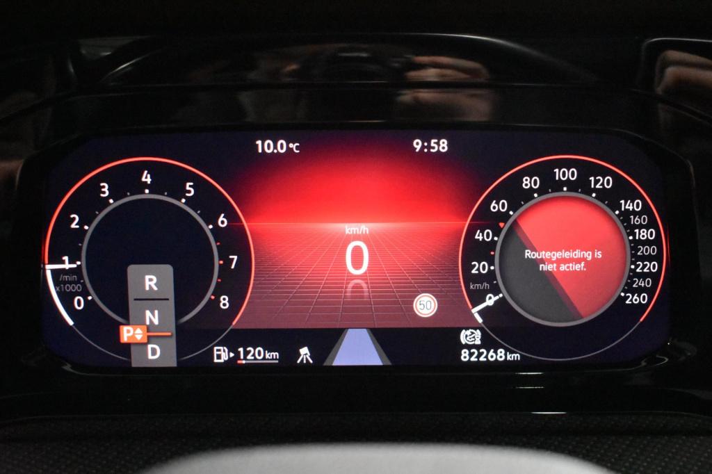 Volkswagen Golf variant 1.5 etsi r-line | maxton | iq-light | panoramadak |