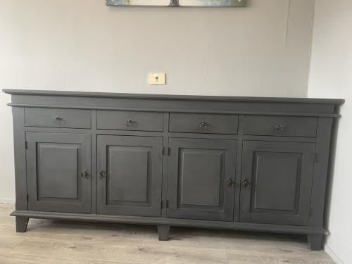 Dressoir, donkerblauw, 195 cm breed, 90 cm hoog en 45 cm diep