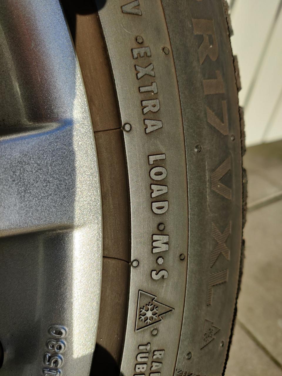 4 stuks winterbanden op lichtmetalen velg