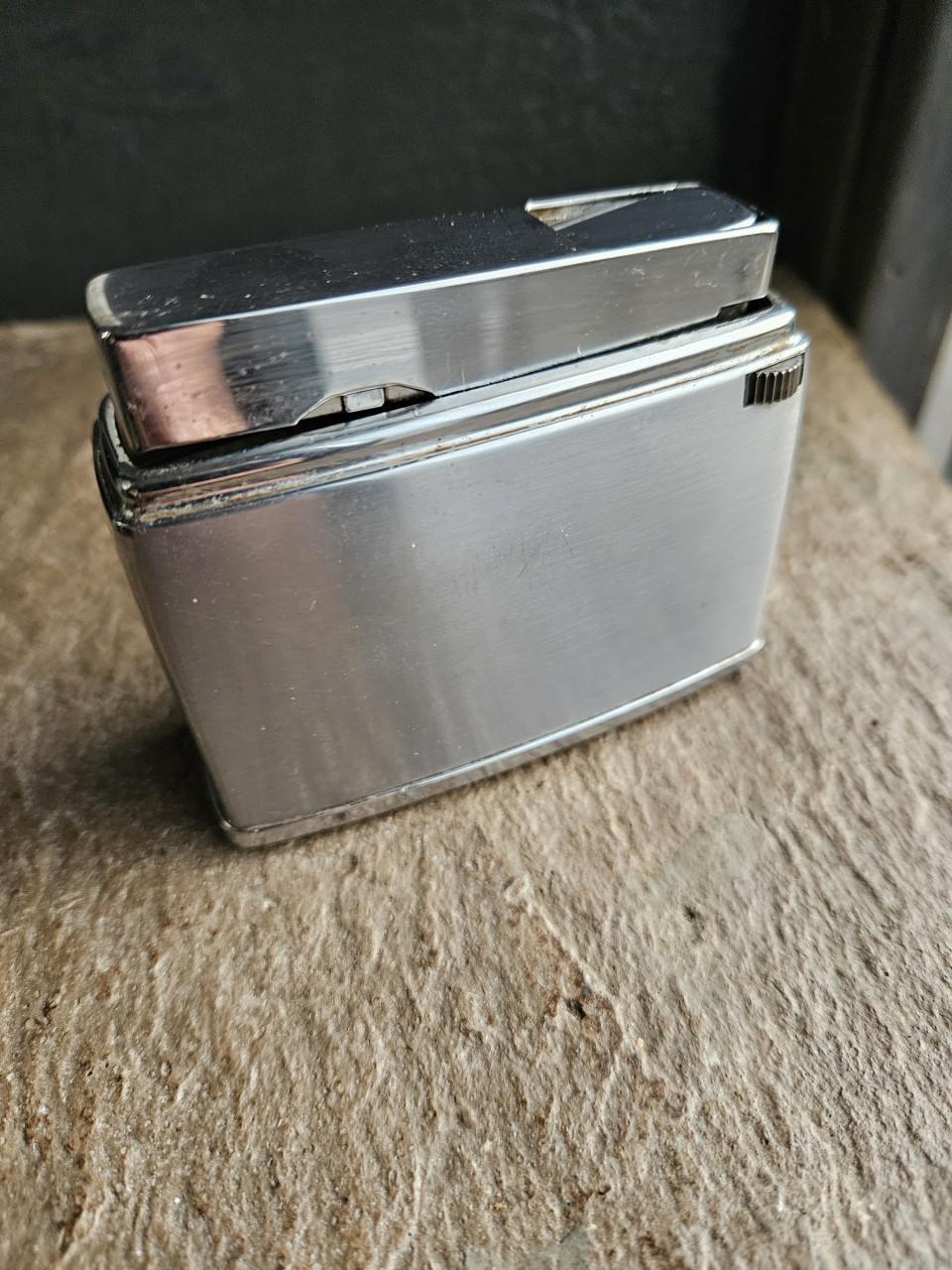 Mooie grote vintage butane tafelaansteker merk Fisher...