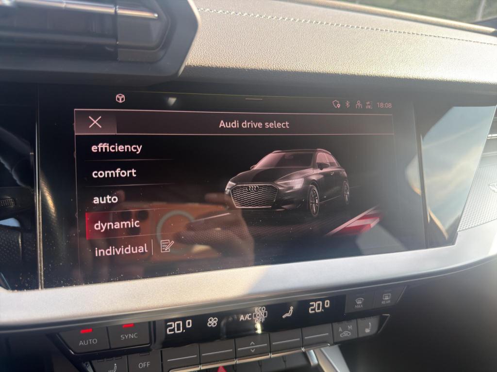 Audi A3 sportback 35 tfsi s 3x s-line sfeer rs stoelen acc camera