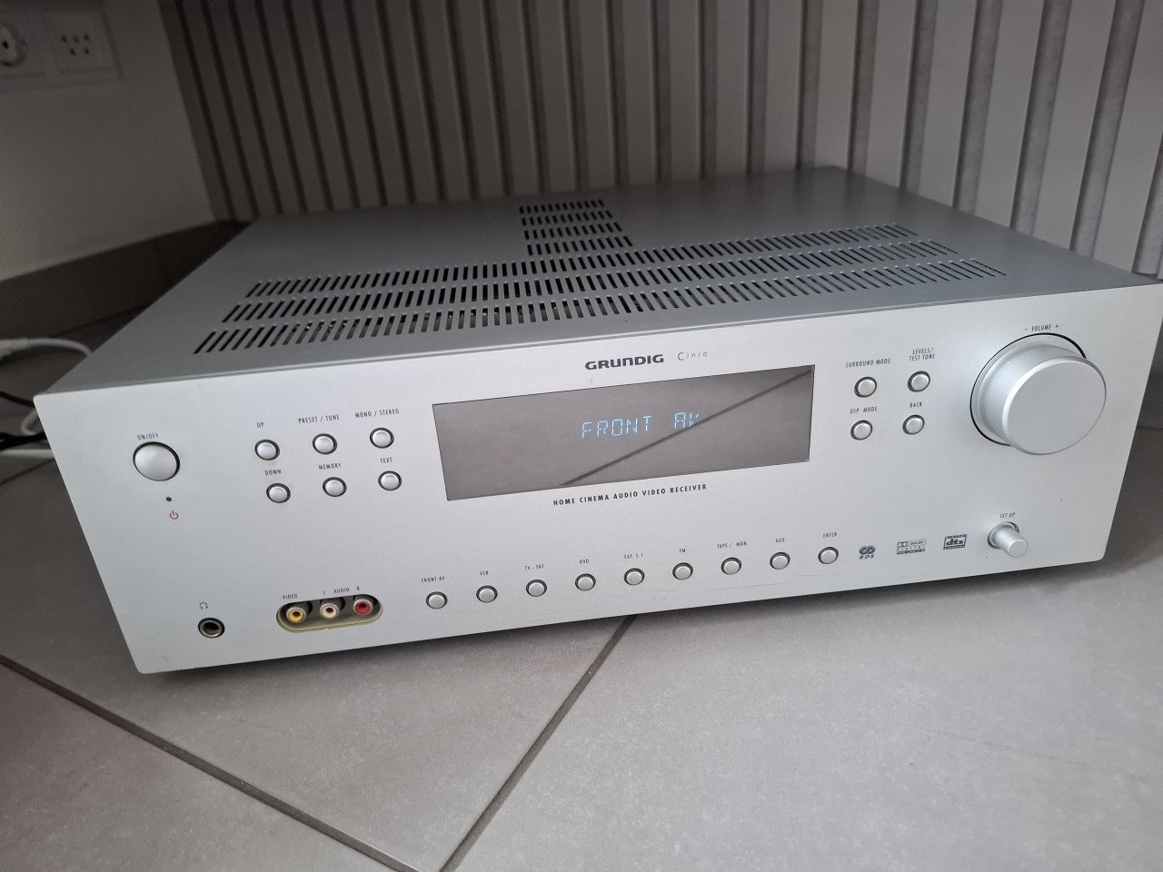 Grundig Cinio AVR 5200 DD 650 Watt.