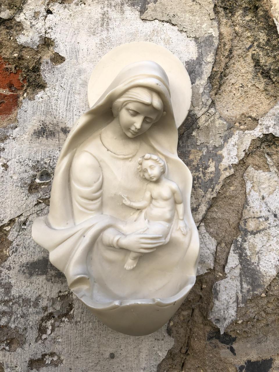 Zeer mooie brocante heilige hanger met Maria en kind